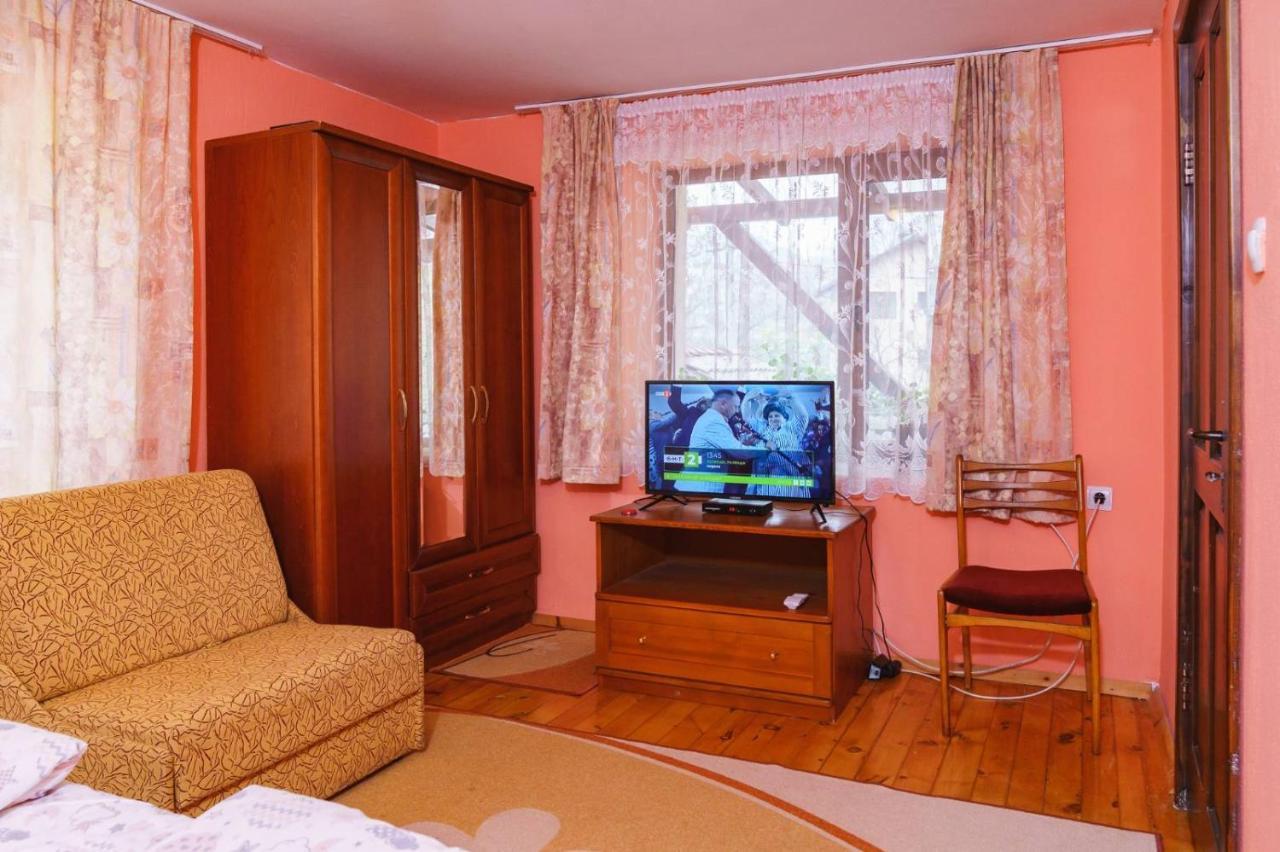 Фън Шуй Къща За Гости 88 Dobrinishte Exterior photo